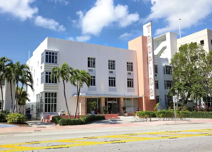 Cheap hotel: Tropics Hotel Miami Beach