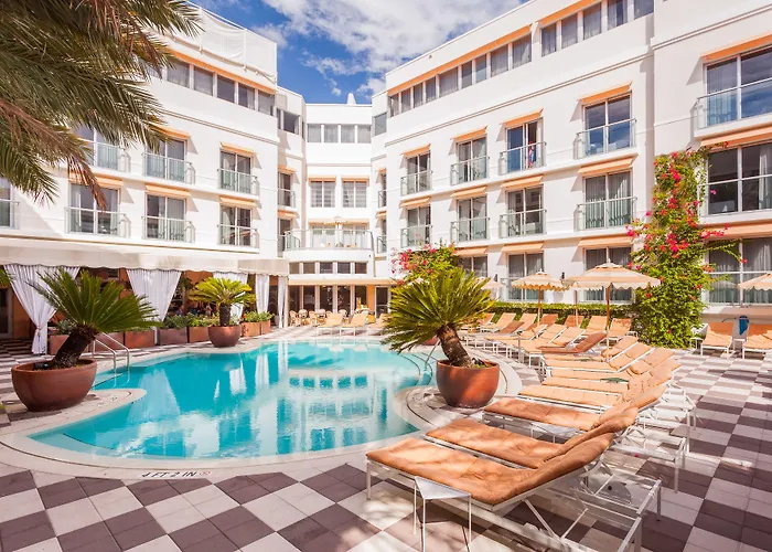 Casinha: The Plymouth South Beach